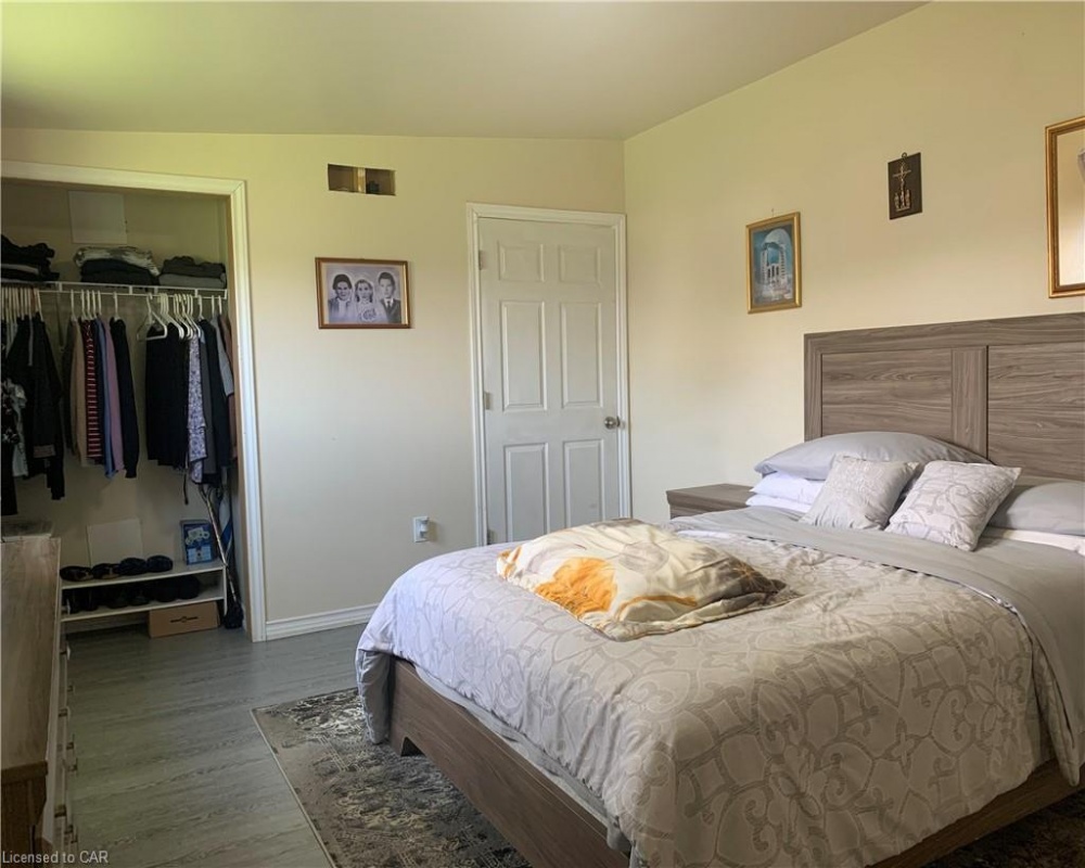 4425 FOUNTAIN, Cambridge, Ontario N3H 4R6, 4 Bedrooms Bedrooms, ,2 BathroomsBathrooms,Residential,Sale,FOUNTAIN,40256818