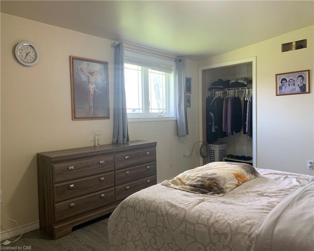 4425 FOUNTAIN, Cambridge, Ontario N3H 4R6, 4 Bedrooms Bedrooms, ,2 BathroomsBathrooms,Residential,Sale,FOUNTAIN,40256818