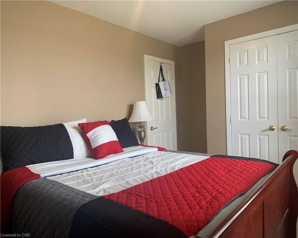 4425 FOUNTAIN, Cambridge, Ontario N3H 4R6, 4 Bedrooms Bedrooms, ,2 BathroomsBathrooms,Residential,Sale,FOUNTAIN,40256818