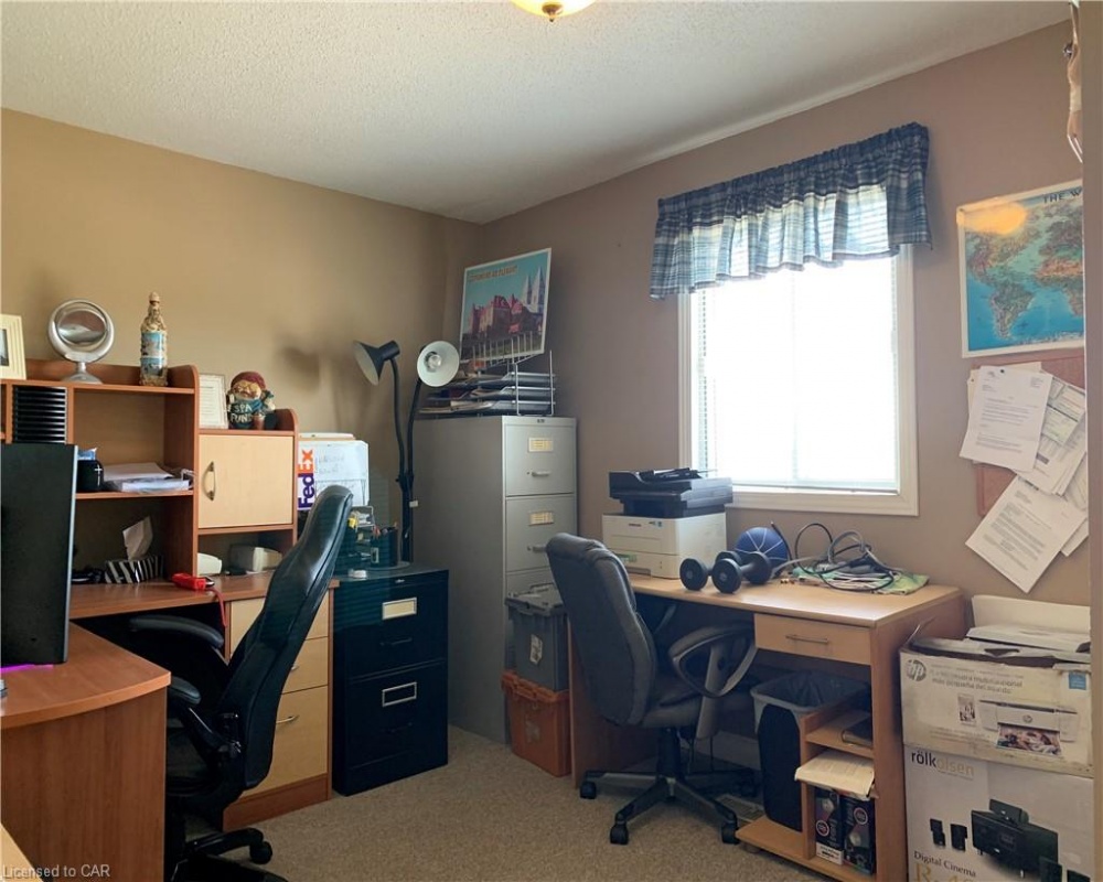 4425 FOUNTAIN, Cambridge, Ontario N3H 4R6, 4 Bedrooms Bedrooms, ,2 BathroomsBathrooms,Residential,Sale,FOUNTAIN,40256818