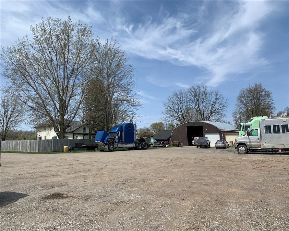 4425 FOUNTAIN, Cambridge, Ontario N3H 4R6, 4 Bedrooms Bedrooms, ,2 BathroomsBathrooms,Residential,Sale,FOUNTAIN,40256818