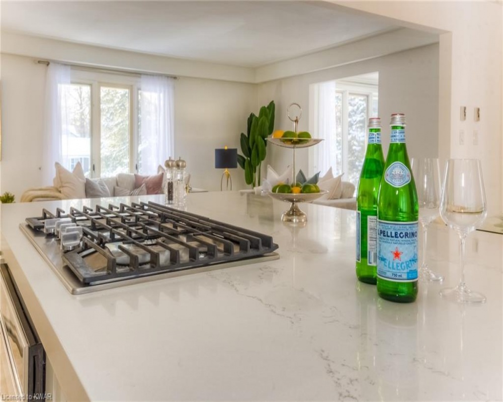 338 OLD STONE, Waterloo, Ontario N2K 1Z3, 4 Bedrooms Bedrooms, ,3 BathroomsBathrooms,Residential,Sale,OLD STONE,40260295