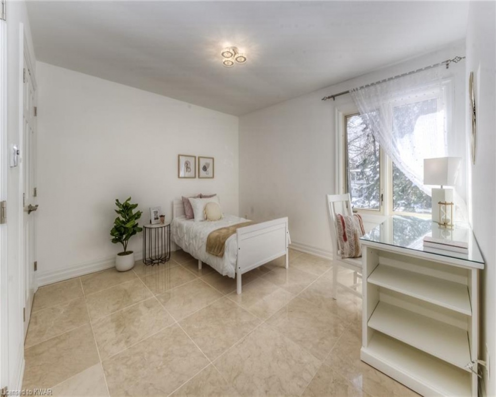 338 OLD STONE, Waterloo, Ontario N2K 1Z3, 4 Bedrooms Bedrooms, ,3 BathroomsBathrooms,Residential,Sale,OLD STONE,40260295