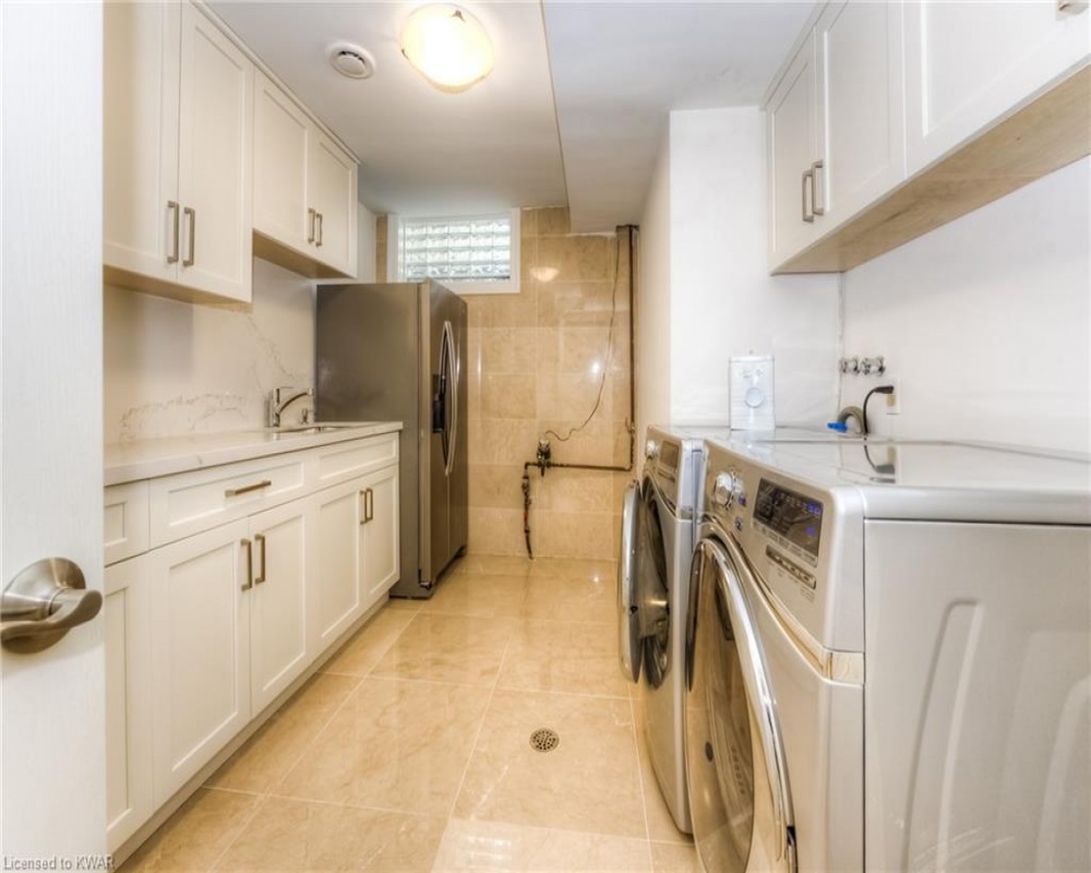 338 OLD STONE, Waterloo, Ontario N2K 1Z3, 4 Bedrooms Bedrooms, ,3 BathroomsBathrooms,Residential,Sale,OLD STONE,40260295