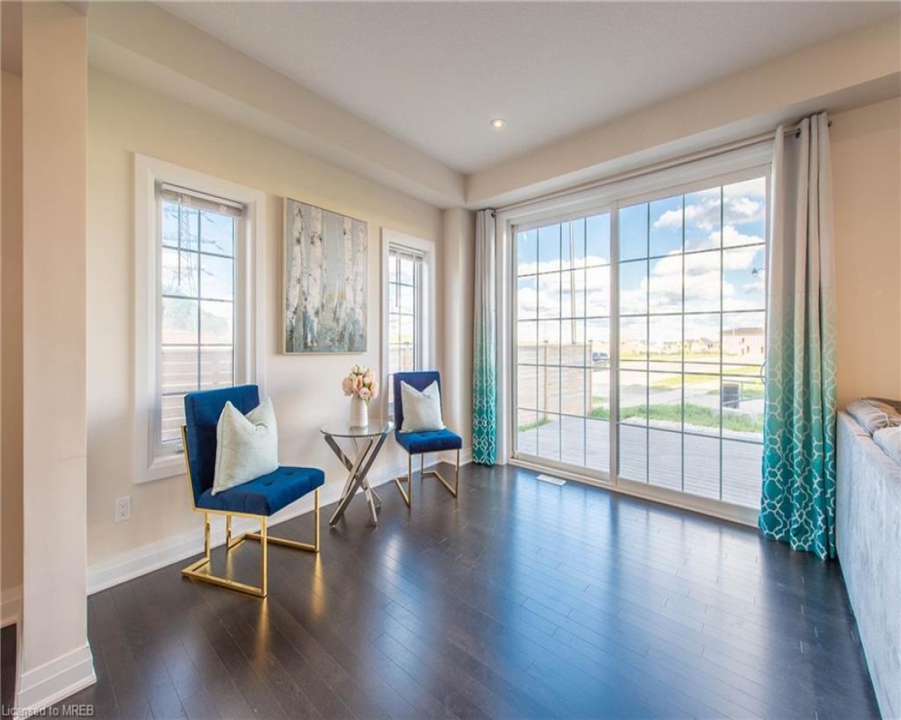 301 BUTTONBUSH, Waterloo, Ontario N2J 3Z4, 3 Bedrooms Bedrooms, ,3 BathroomsBathrooms,Residential,Sale,BUTTONBUSH,40261726