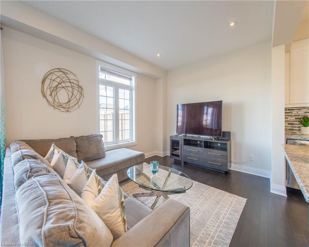 301 BUTTONBUSH, Waterloo, Ontario N2J 3Z4, 3 Bedrooms Bedrooms, ,3 BathroomsBathrooms,Residential,Sale,BUTTONBUSH,40261726