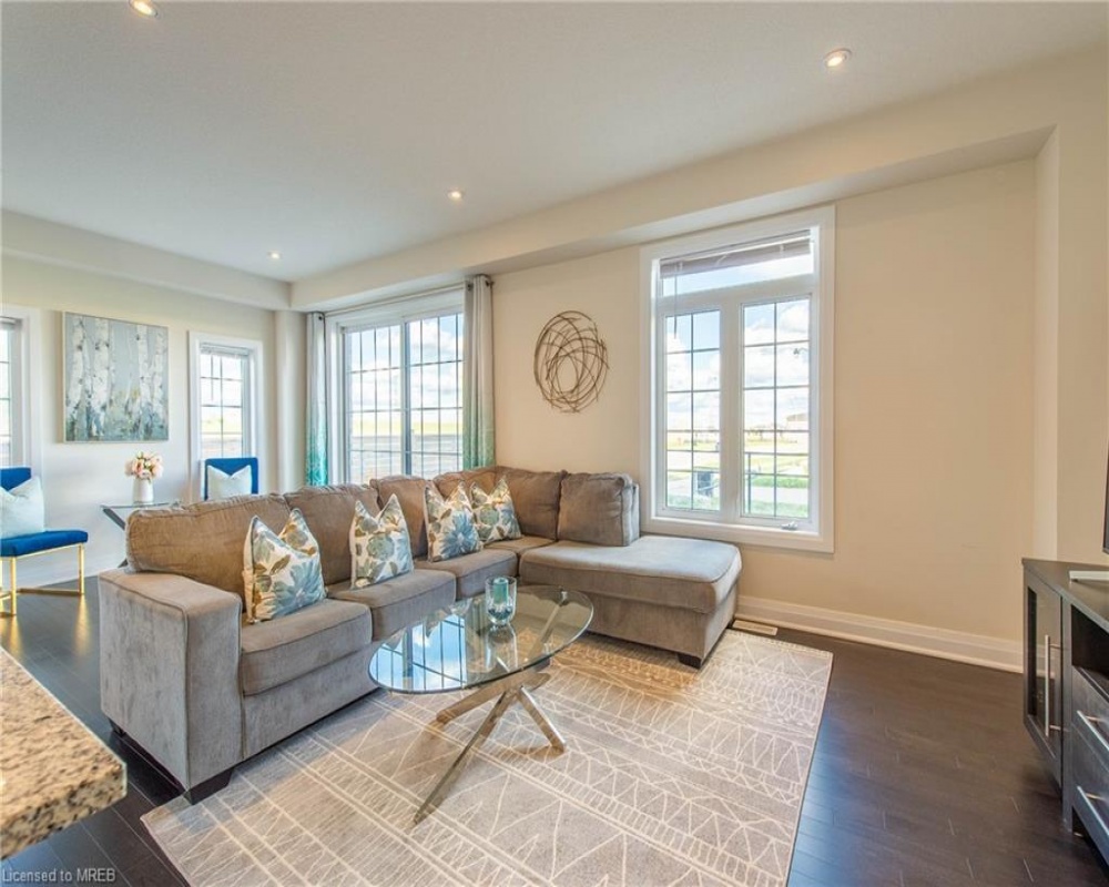 301 BUTTONBUSH, Waterloo, Ontario N2J 3Z4, 3 Bedrooms Bedrooms, ,3 BathroomsBathrooms,Residential,Sale,BUTTONBUSH,40261726