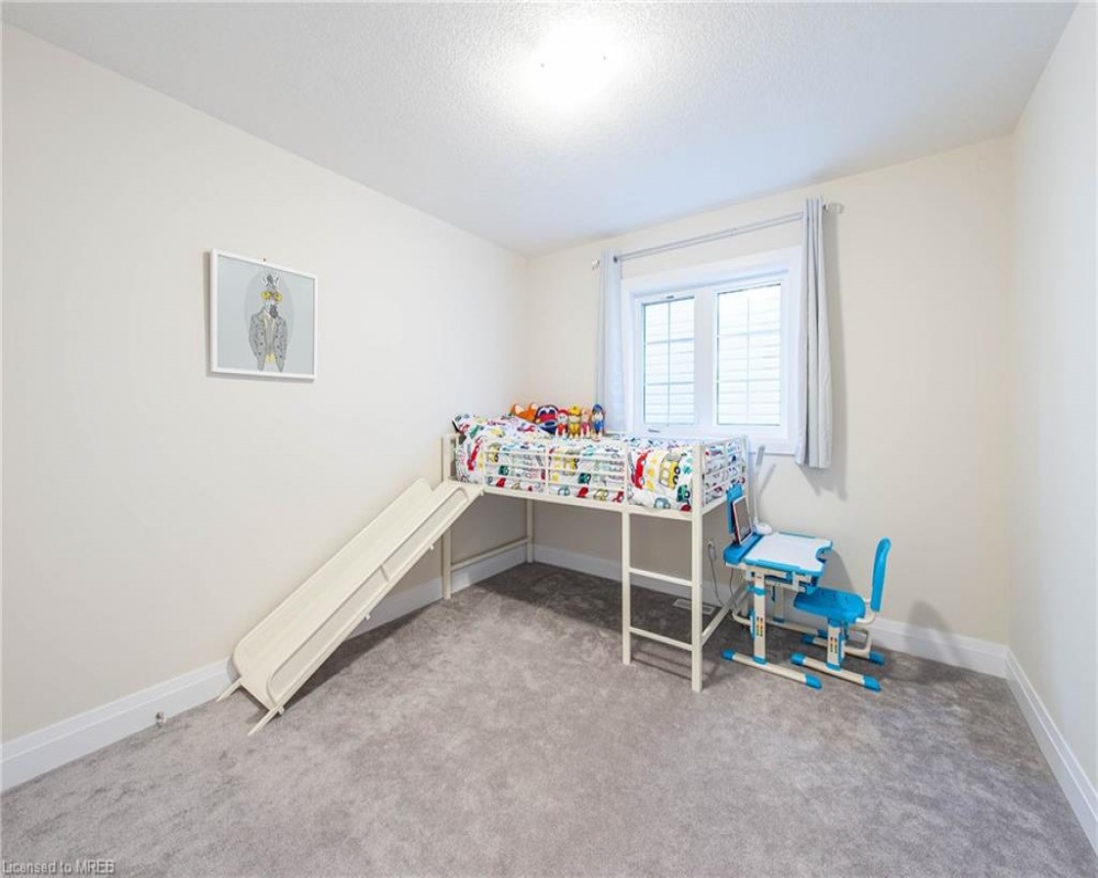 301 BUTTONBUSH, Waterloo, Ontario N2J 3Z4, 3 Bedrooms Bedrooms, ,3 BathroomsBathrooms,Residential,Sale,BUTTONBUSH,40261726