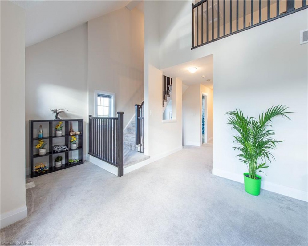 301 BUTTONBUSH, Waterloo, Ontario N2J 3Z4, 3 Bedrooms Bedrooms, ,3 BathroomsBathrooms,Residential,Sale,BUTTONBUSH,40261726