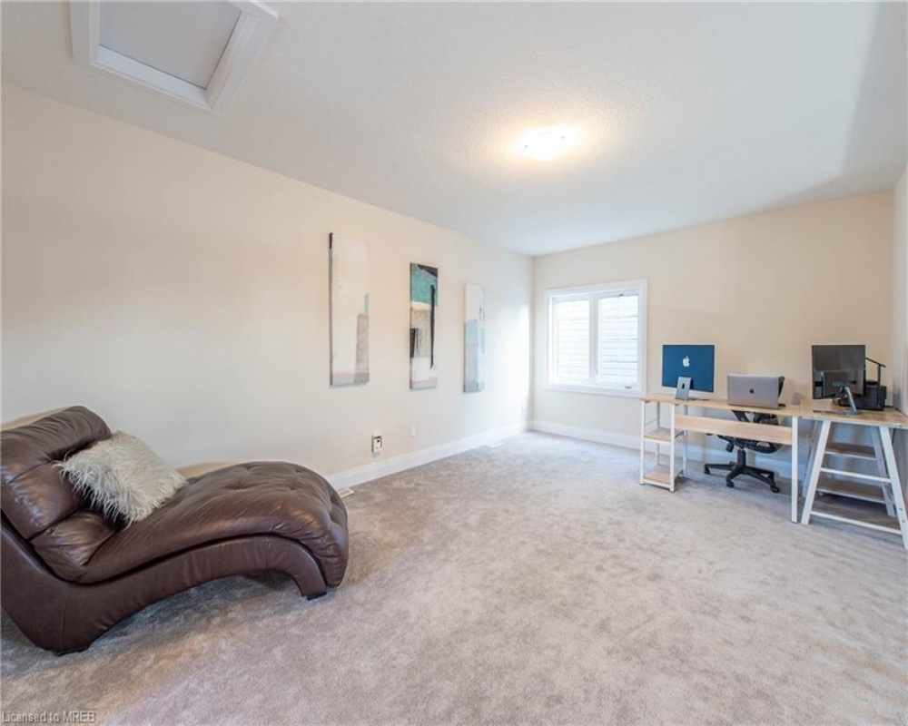 301 BUTTONBUSH, Waterloo, Ontario N2J 3Z4, 3 Bedrooms Bedrooms, ,3 BathroomsBathrooms,Residential,Sale,BUTTONBUSH,40261726