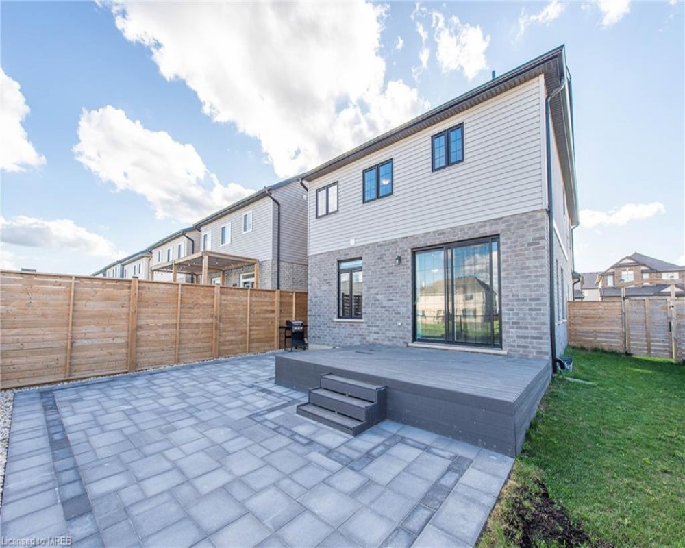 301 BUTTONBUSH, Waterloo, Ontario N2J 3Z4, 3 Bedrooms Bedrooms, ,3 BathroomsBathrooms,Residential,Sale,BUTTONBUSH,40261726