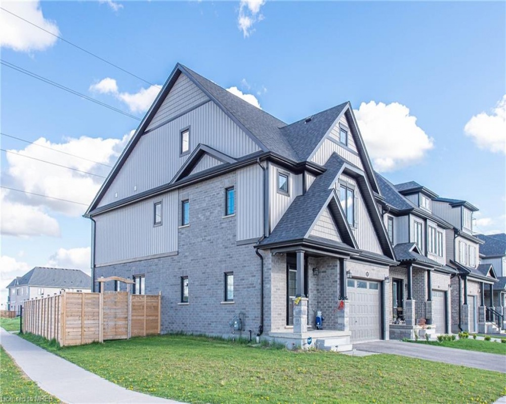 301 BUTTONBUSH, Waterloo, Ontario N2J 3Z4, 3 Bedrooms Bedrooms, ,3 BathroomsBathrooms,Residential,Sale,BUTTONBUSH,40261726