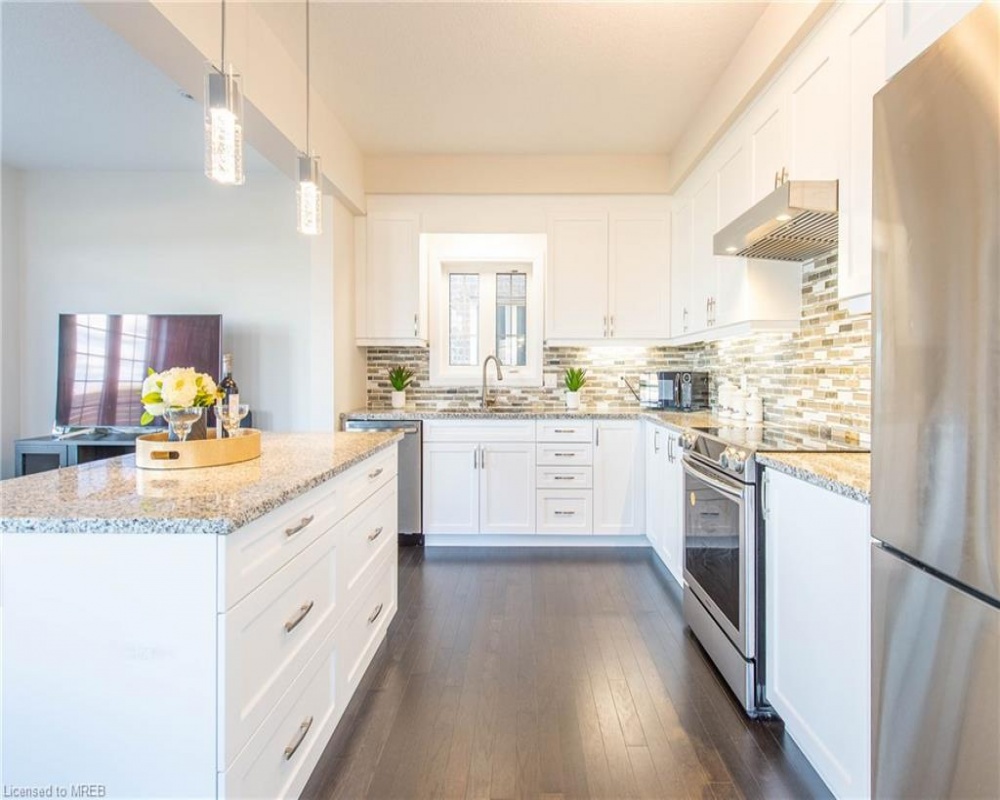 301 BUTTONBUSH, Waterloo, Ontario N2J 3Z4, 3 Bedrooms Bedrooms, ,3 BathroomsBathrooms,Residential,Sale,BUTTONBUSH,40261726