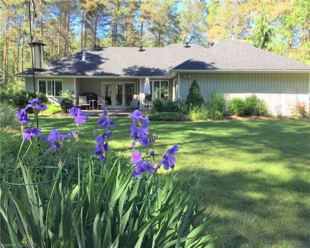 39 FOREST, Collingwood, Ontario L9Y 4W7, 3 Bedrooms Bedrooms, ,3 BathroomsBathrooms,Residential,Sale,FOREST,207265